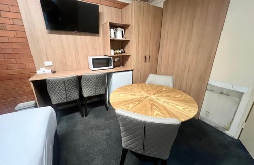 Forbes Hotel | Adrian Motel