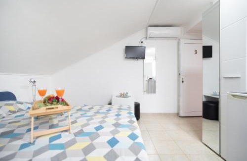 Gornji Karin Apartment | Adriatic Guest House Milić - Summer Rooms