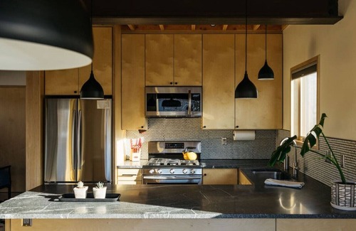 Bozeman Apartment | ADU | Stylish Guesthouse | Walk to Downtown!