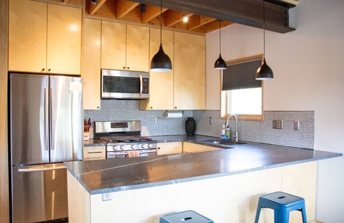 Bozeman Apartment | ADU | Stylish Guesthouse | Walk to Downtown!