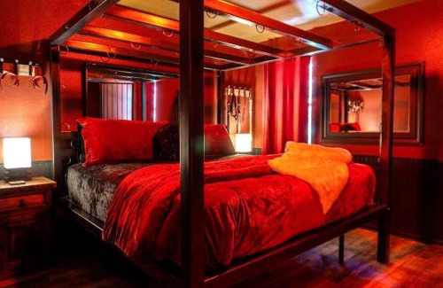 Eureka Springs House | Adult BnB Eurekas House of Pleasure
