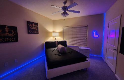 Executive Park Apartment | ADULT FUN! for the Holiday's - Professionally Maintained - Instant Booking "Sleeps 3 Maybe MORE" PINEAPPLE READY!