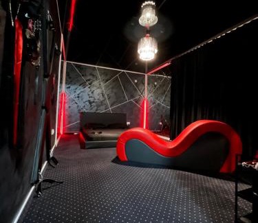 Bragadiru Apartment | Adult only fantasy room
