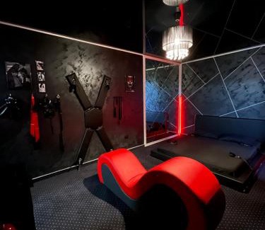 Bragadiru Apartment | Adult only fantasy room