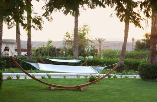 Ras Umm Sid Hotel | Adults-Only Resort with Pools, Tennis & Dive Sites Nearby l 3 Rooms