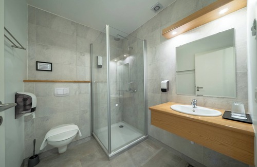 Kirkjubaejarklaustur Hotel | Adventure Hotel Geirland