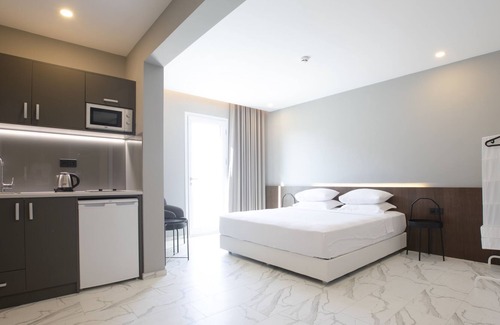 Cesme Apartment | AEGEAN Apartments Cesme - Studio Room, Pool View, Double Bed with Kitchen