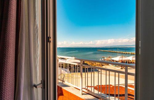 Agia Triada Apartment | Aegean Blue Seaview Studios