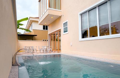Hulu Kinta House | Aesthetic Muji Pool Villa in Ipoh 5BR 24Pax Karaoke Snooker Air hockey