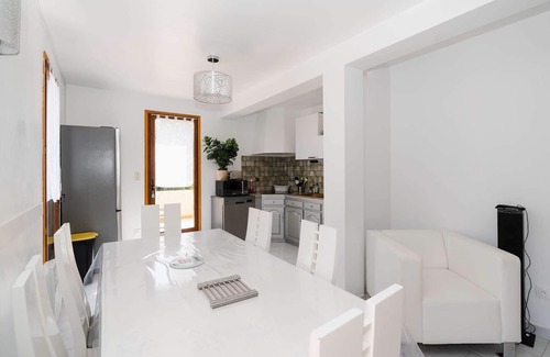 Foulquines House | AF2 Spacious family house with Wifi