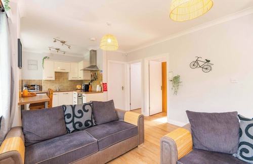 Port Talbot Apartment | Afan Forest Bike Park Lodge Sleeps 22 people