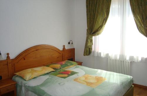 Antagnod House | Affittacamere La Falconetta