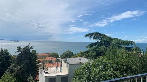 Roiano-Gretta-Barcola-Cologna-Scorcola Apartment | Affittacamere via Moncolano mare Barcola