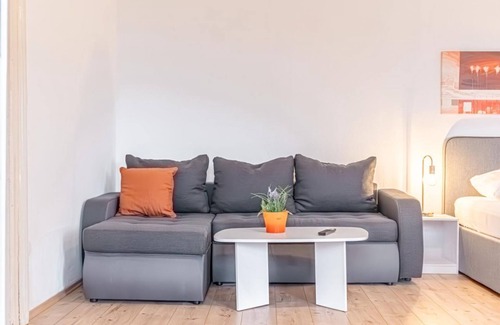 Wahring Apartment | Affordable 2BR Apt -Perfect for Longstays