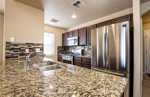 Las Cruces House | Affordable 3 Bedroom, 2 Bath Home! Close to Hwy 70, WSMR and NASA, Short term