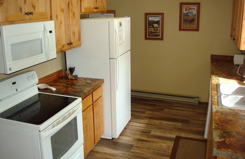 Island Park House | Affordable 5 BR/3 BA near Yellowstone, ATV Trails, Golf & Fishing! Sleeps 13!