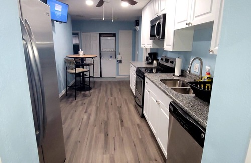 Altamonte Springs House | Affordable Casual Living in Altamonte Springs for Large Group