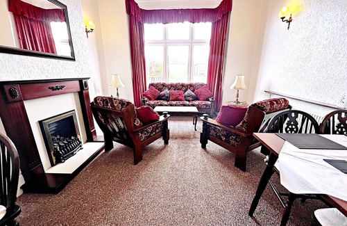 Cleethorpes Hotel | Affordable & Comfortable Guest House Room 6