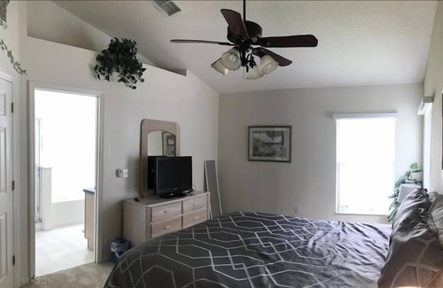 Thousand Oaks House | Affordable Conservation View home with southeast facing pool 4BR 2BA Free Wi Fi by RedAwning