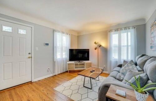 Southfield House | Affordable Family Friendly Home W/ Ping Pong Table