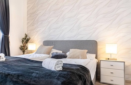 Mariahilf Hotel | Affordable Hotel Room with City view | Mariahilfer