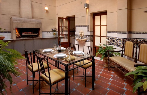 San Nicolas Condo | Affordable Luxury in Midtown with 3 bdr/3baths and Central Patio with Parrilla