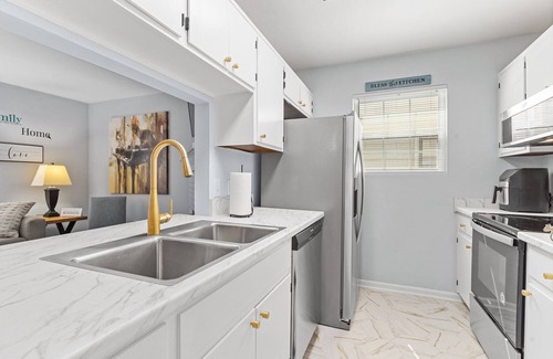 Tallahassee House | Affordable Luxury townhome CLOSE to malls, walking community with sidewalks.