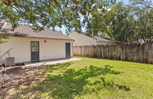 Tallahassee House | Affordable Luxury townhome CLOSE to malls, walking community with sidewalks.