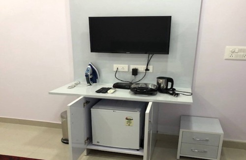 B4 Block Apartment | Affordable New Dehli Apartment No. 1