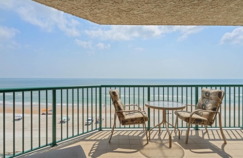 Daytona Beach Shores Condo | ~AFFORDABLE OCEANFRONT~ 2/2 RENOVATED