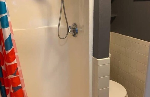 Bay Village Apartment | Affordable & Simple Chic Studio