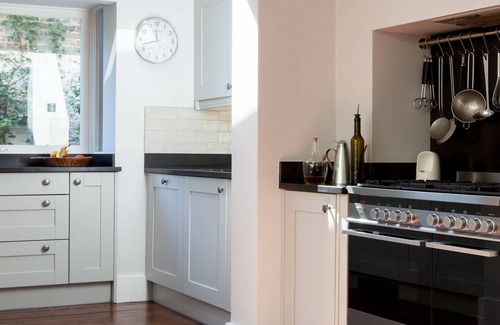 Latchmere Apartment | Afghan Road by onefinestay