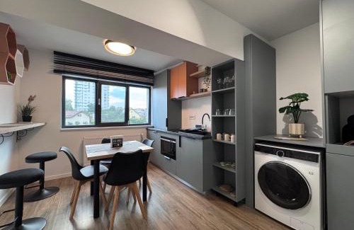 Scheia Apartment | AFI Apartments with GARDEN and FREE PARKING