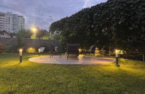 Scheia Apartment | AFI Apartments with GARDEN and FREE PARKING