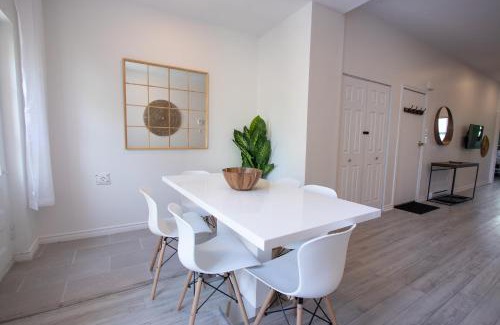 Milton Park Apartment | AFRICA - SelfCheckIn - Plateau - St-Laurent