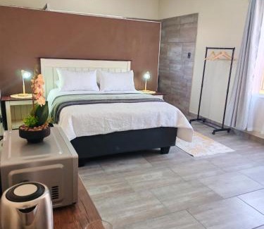 Polokwane Bed & Breakfast | African Hoopoe Inn