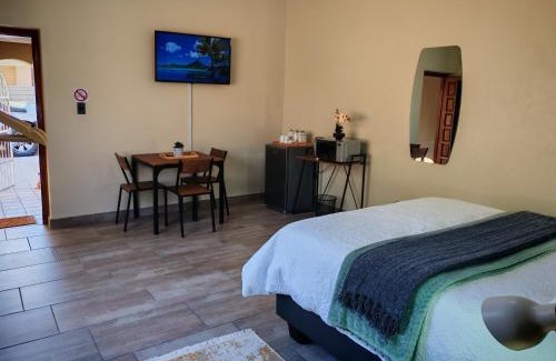Polokwane Bed & Breakfast | African Hoopoe Inn