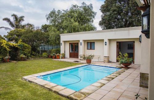 Walmer Apartment | African Lily Private Guest House