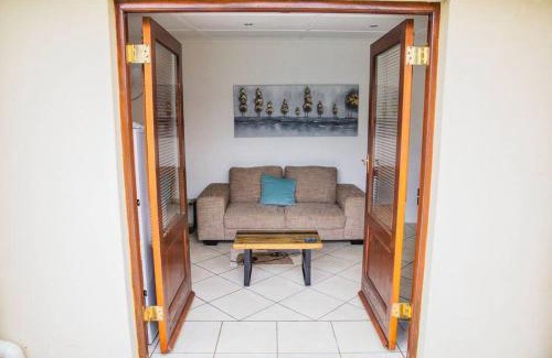 Walmer Apartment | African Lily Private Guest House