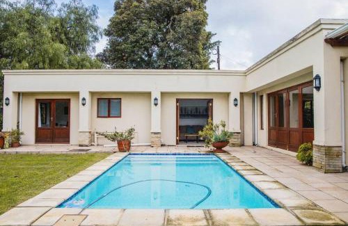 Walmer Apartment | African Lily Private Guest House