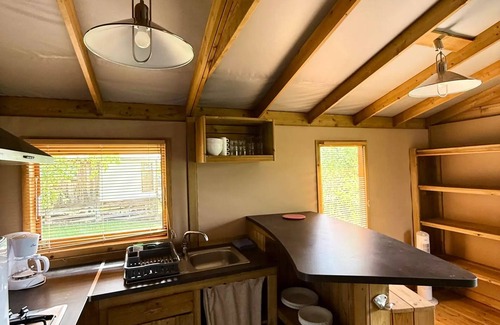 Seniergues Cabin | African Safari Lodge - 2 rooms 4 people