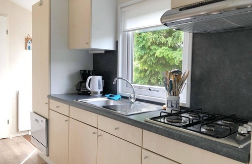 Sint Maarten House | After a day at the beach or a visit to one of the villages or towns in the area, it is wonderful to come home to this 4-person chalet. Would you like to bring your dog? He is very welcome in this chalet!