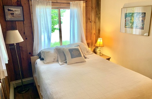 Harbor Springs Cabin | Agamiing Minwendam - Lake Michigan Cottage in Natural Setting