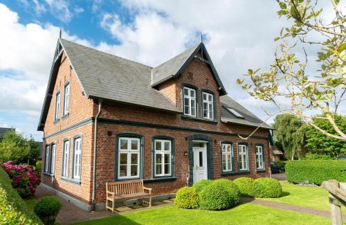 Oldsum House | Aggas Hues