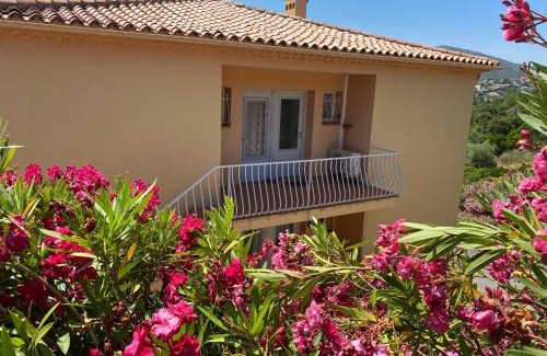 Les Issambres Apartment | Agréable appartement vue mer