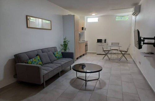 Bas du Fort Apartment | Agréable Appartement Neuf Avec Piscine