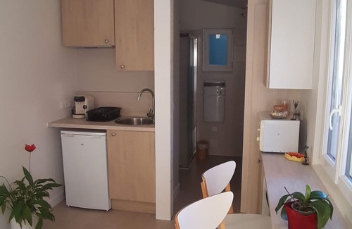 Toulon Apartment | Agréable Cabanon au Cœur D'un Typique Jardin Toulonnais