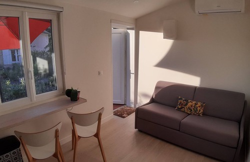Toulon Apartment | Agréable Cabanon au Cœur D'un Typique Jardin Toulonnais