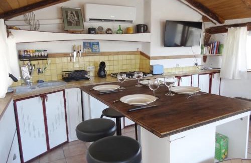 Anduze Apartment | Agreable maison anduzienne au coeur du village