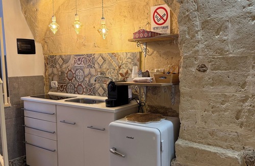 Mesagne Bed & Breakfast | Agrimi B&B in the heart of Mesagne, castle view and breakfast included